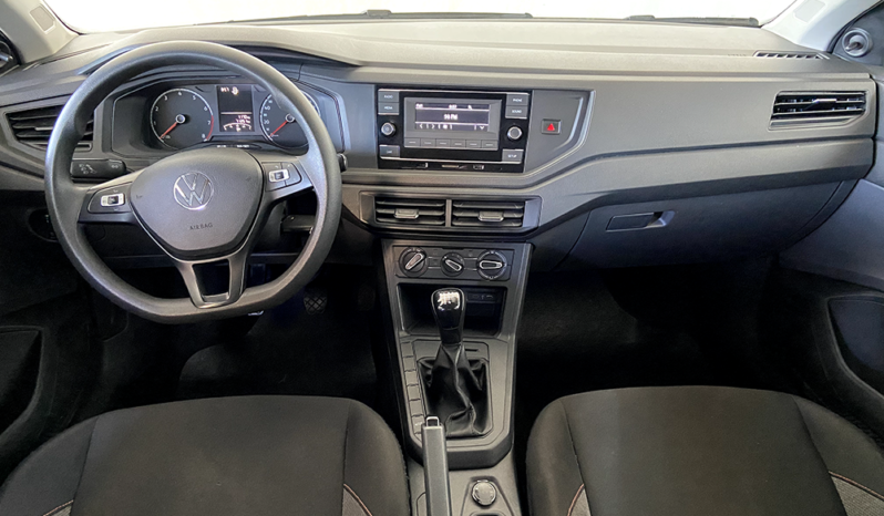 Volkswagen Polo Track 1.0 cheio