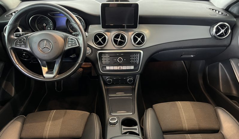 Mercedes Benz GLA 200 Advance 1.6 cheio